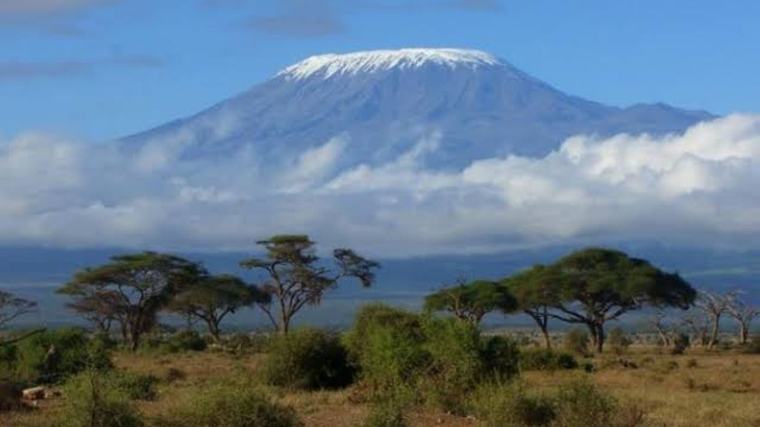 Moto wazuka Mlima Kilimanjaro, vikosi vyahaha kuuzima